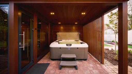  Sauna House and Jacuzzi